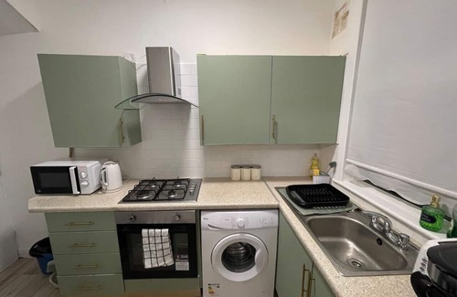 Harehills House | Cosy Contractor Stay-Sleeps 4