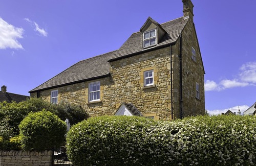 Chipping Campden Apartment | Cosy Corner - 2 Bedroom Home in the Centre of Chipping Campden