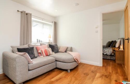 Lifton House | Cosy Cottage