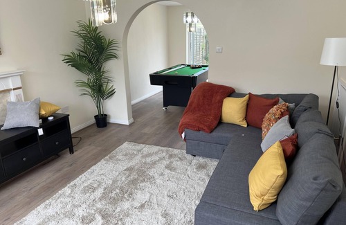 Oldham House | Cosy Cottage Retreat in Oldham