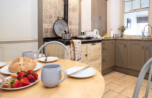 Ingleton Cottage | Cosy cottage with Aga, village centre, pet friendly, short walk to Ingleborough
