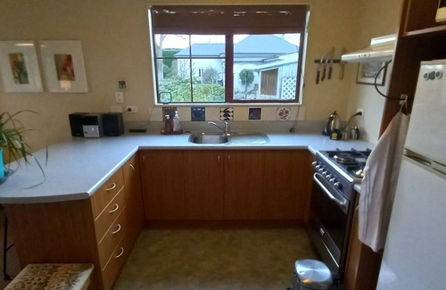 Darfield Cottage | Cosy country cottage retreat - close to the airport and the mountains