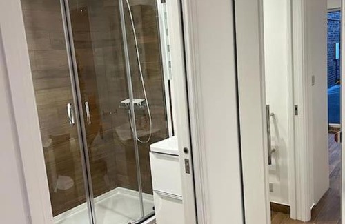 Milton Keynes Apartment | Cosy Detached Annexe With Free Off Street Parking