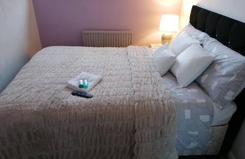 Great Billing House | Cosy double room with garden view