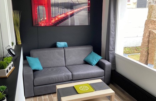 Le Ru Apartment | Cosy downtown apartment with garden