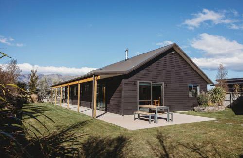 Lake Hawea House | Cosy family home in Lake Hawea