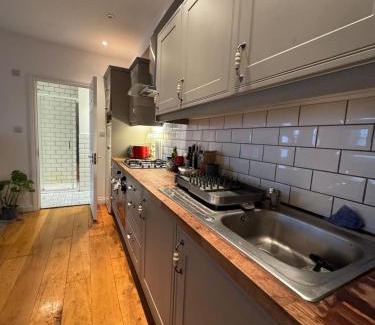 Clissold Apartment | Cosy Flat in Stoke Newington