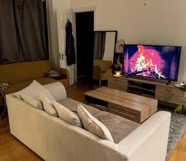 Clissold Apartment | Cosy Flat in Stoke Newington
