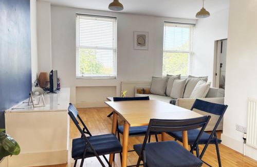 Sefton Park Apartment | Cosy Flat Near City Centre & Princess Park