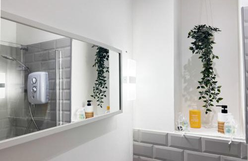 Sefton Park Apartment | Cosy Flat Near City Centre & Princess Park