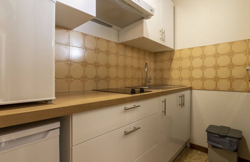 Saintes-Maries-de-la-Mer Apartment | Cosy apartment for 2 people with WIFI, TV, balcony and parking