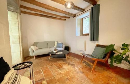 Azay-le-Rideau House | Cosy Gîte à Azay-le-Rideau avec Wifi, Clim, tout inclus, idéal pour 2 adultes et 2 enfants, proche châteaux - FR-1-381-567