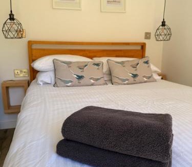 Wimborne Apartment | Cosy garden studio in Wimborne with parking