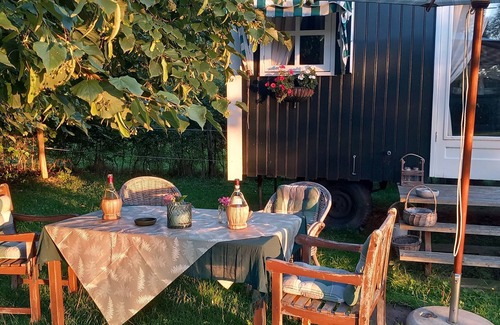 Koudekerke Cabin | Cosy gypsy wagon with private garden near the sea and beach!