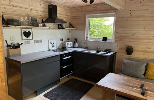 Aberchalder Cabin | Cosy highland Coorie doon cabin great Scottish welcome