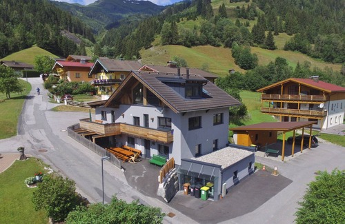 Rauris House | Cosy holiday home by the slopes