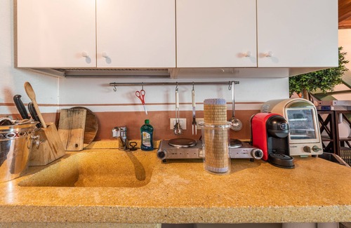 Monserrato House | Cosy Holiday Home with Wi-Fi, Air Conditioning, Garden, Terrace & Jacuzzi