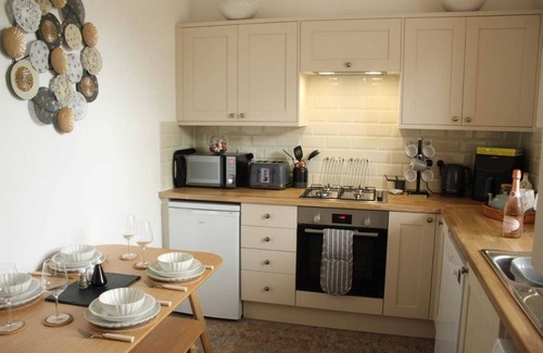 Little Hayfield House | Cosy home in New Mills, High Peak, great for walkers & dog friendly too!