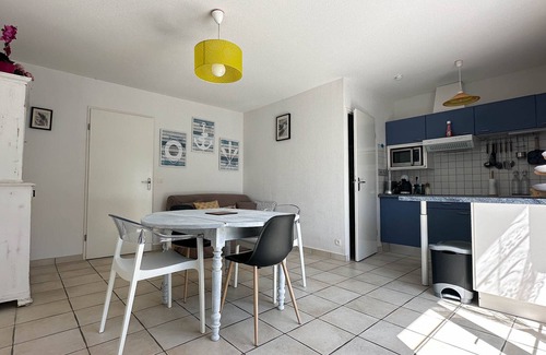 La Palmyre House | Cosy House for 4 with Terrace, WIFI, Pets Allowed, Near Beach & Shops - La Palmyre