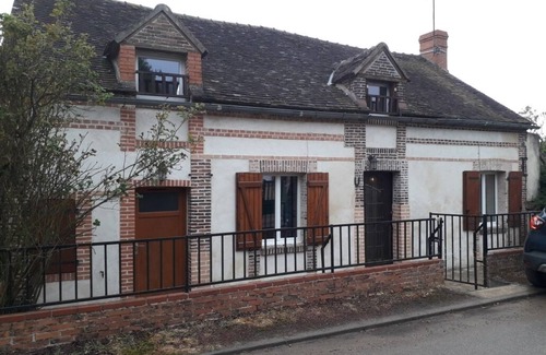Tourouvre-au-Perche House | Cosy house with fireplace in Les Coudrais