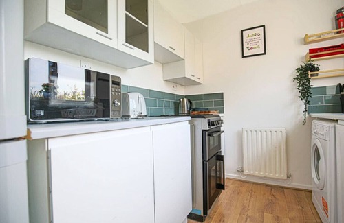 Milton Keynes House | Cosy House - Free Parking + Fast Wifi and SmartTV