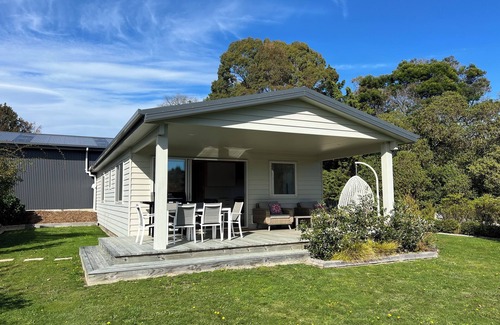 Tasman Cottage | Cosy lifestyle retreat in idyllic Tasman