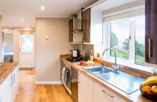 Beddgelert Ski Chalet | Cosy Lodge with Panoramic Windows & Mountain Views - Ty Pren