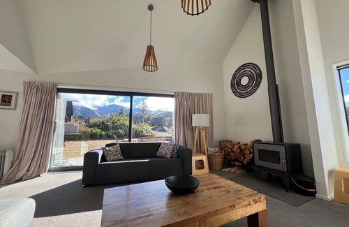 Castle Hill House | Cosy modern house close to tracks and ski fields