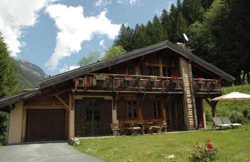 Les Tines Ski Chalet | Cosy Mountain Chalet with Mont-Blanc view, in proximity to ski stations
