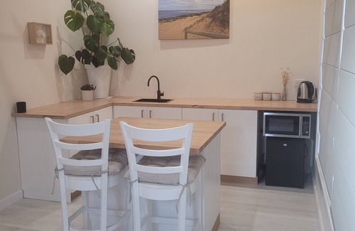 St. Andrews Beach House | Cosy Ocean Beach Bungalow Minutes from The Hot Springs and Ocean Beaches.
