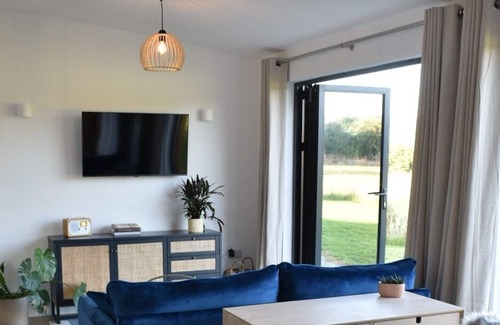 Willesborough House | Cosy one bed barn with views of the Kent Downs AONB