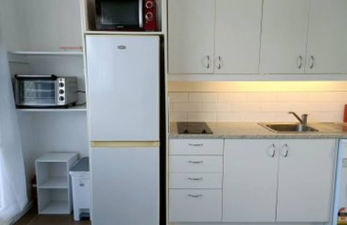 Chatswood Apartment | Cosy one bedroom studio in a Serene backyard. Minutes away to all amenities