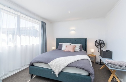 Petone House | Cosy, private, and central home with parking