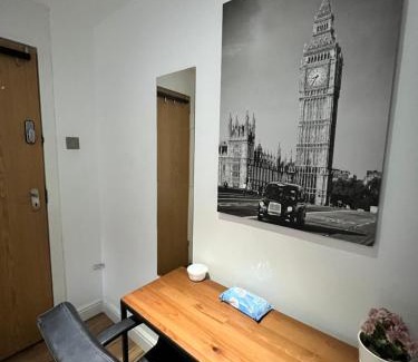 Euston House | Cosy Private Bedrooms in Euston London