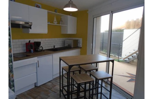 La Chaume Apartment | Cosy, quiet apartment with parking in front