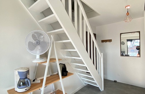 Bretignolles-sur-Mer Apartment | Cosy Renovated Apartment with Heated Pool Near Beach