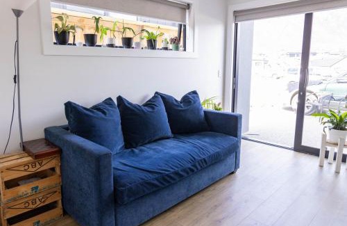 Kawarau Falls Apartment | Cosy Retreat, Pets Welcome!
