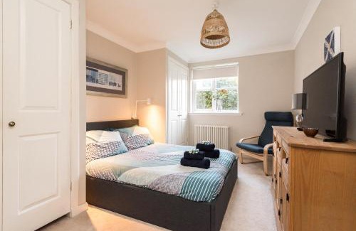 Ellemford Apartment | Cosy Roseburn Apartment, Edinburgh - 2 Bedrooms, FREE PARKING