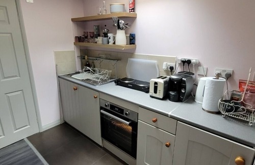 Staple Hill Apartment | Cosy Self-contained Studio Flat in Bristol