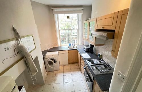 Abingdon Apartment | Cosy & spacious 1BR in the Heart of Central London