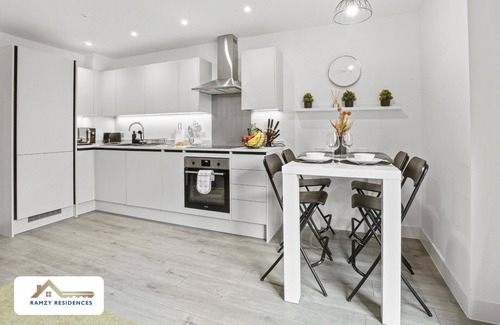 Hemel Hempstead Apartment | Cosy & Spacious Studio 20% OFF with Parking - Hemel Hempstead