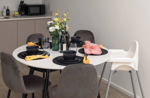 Central Milton Keynes Apartment | Cosy Stay in a Two Bed Flat