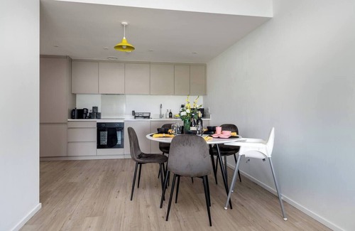 Central Milton Keynes Apartment | Cosy Stay in a Two Bed Flat