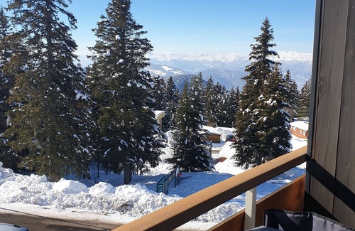 Chamrousse Apartment | Cosy studio. 150 meters from the slopes. Chamrousse 1750.
