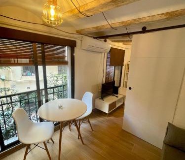 La Seu Apartment | Cosy studio at the Cathedral with WiFi