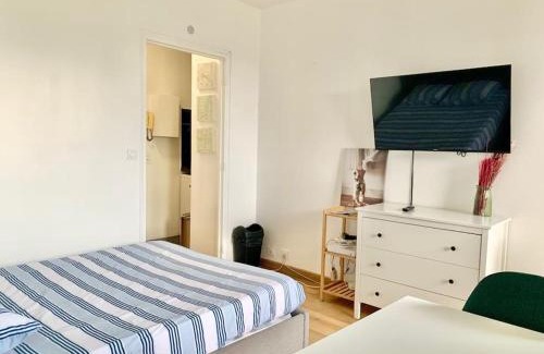Necker Apartment | Cosy studio Balcon Paris Montparnasse