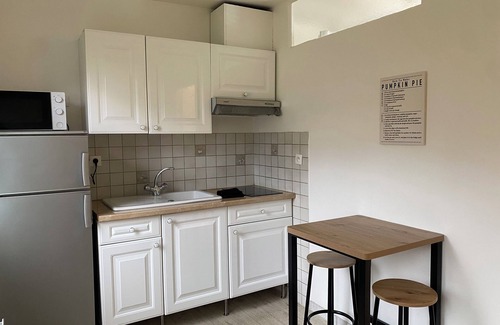 Evreux Apartment | Cosy studio in Évreux - Ideal!