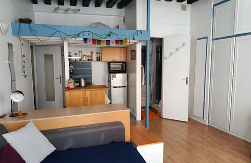 Saint-Merri Apartment | Cosy studio in the heart of Paris