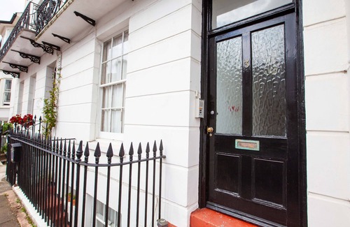 Kemptown Apartment | Cosy Studio in the Heart of Trendy Kemptown