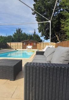 La Ferte-Gaucher Apartment | Cosy Studio meublé avec piscine partagée